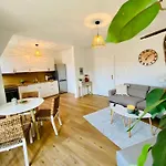 Cinema - Balkon & Beamer *