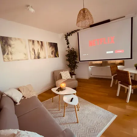 Cinema - Balkon & Beamer アパート