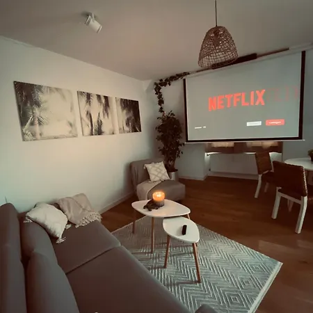 Cinema - Balkon & Beamer *